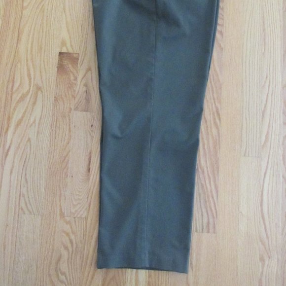 DOCKERS PREMIUM MEN'S SIZE 36 X 30 TROUSER OLIVE GREEN RELAXED FIT PANTS SLACKS - Picture 8 of 16